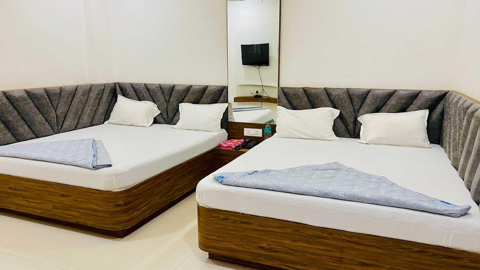 Hotel Gayatri Palace Godarpura Екстер'єр фото