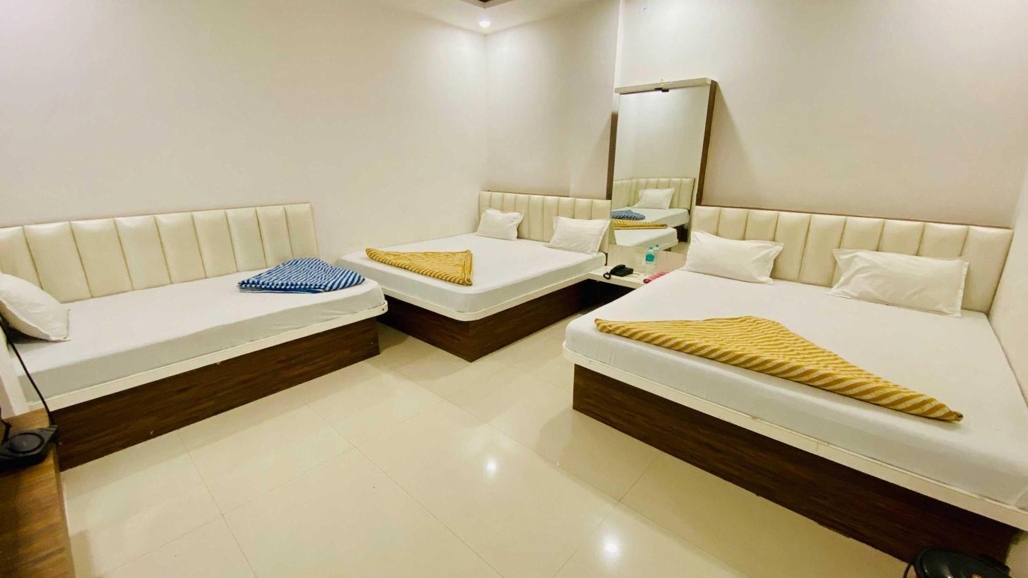 Hotel Gayatri Palace Godarpura Екстер'єр фото