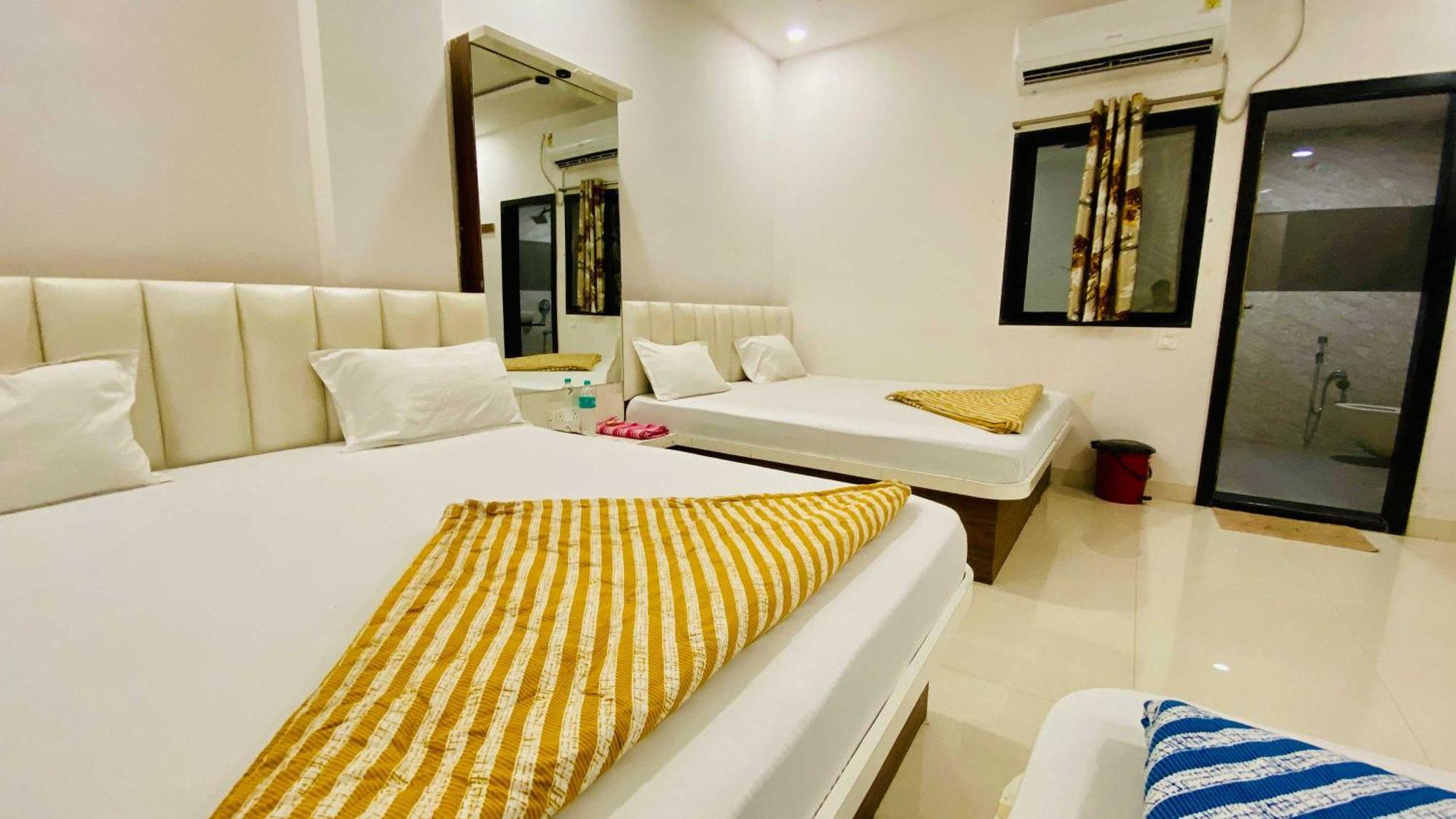 Hotel Gayatri Palace Godarpura Екстер'єр фото