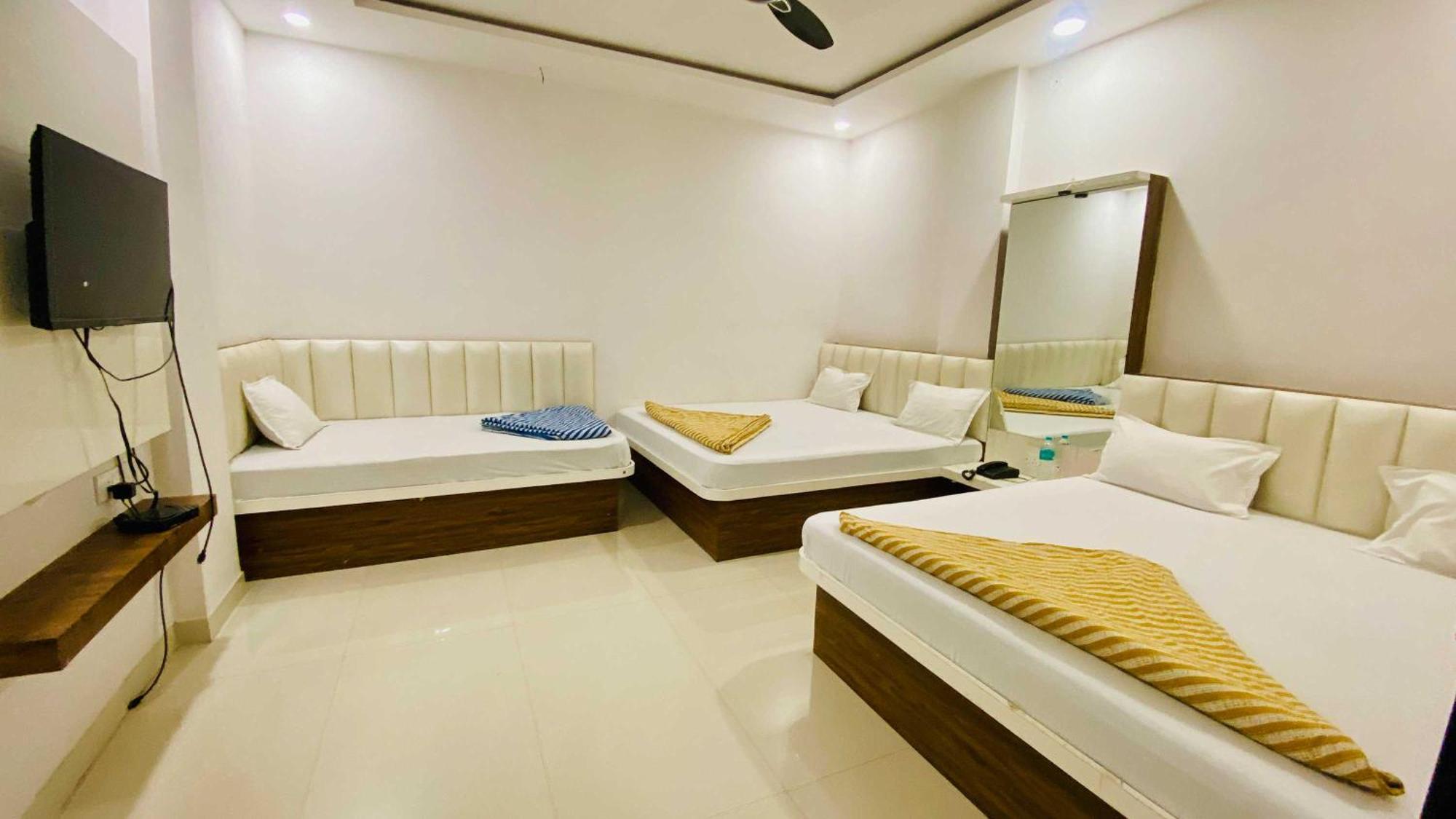 Hotel Gayatri Palace Godarpura Екстер'єр фото