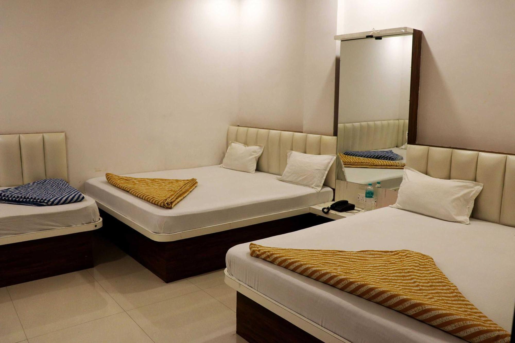 Hotel Gayatri Palace Godarpura Екстер'єр фото
