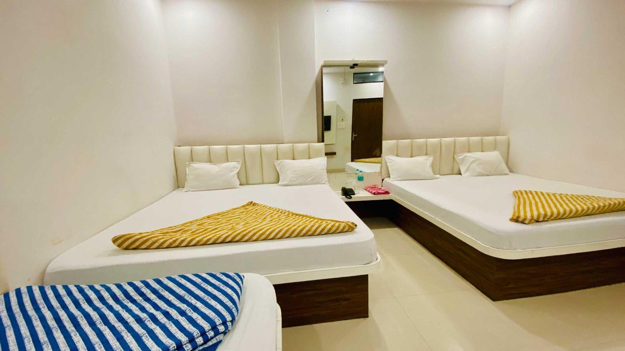 Hotel Gayatri Palace Godarpura Екстер'єр фото
