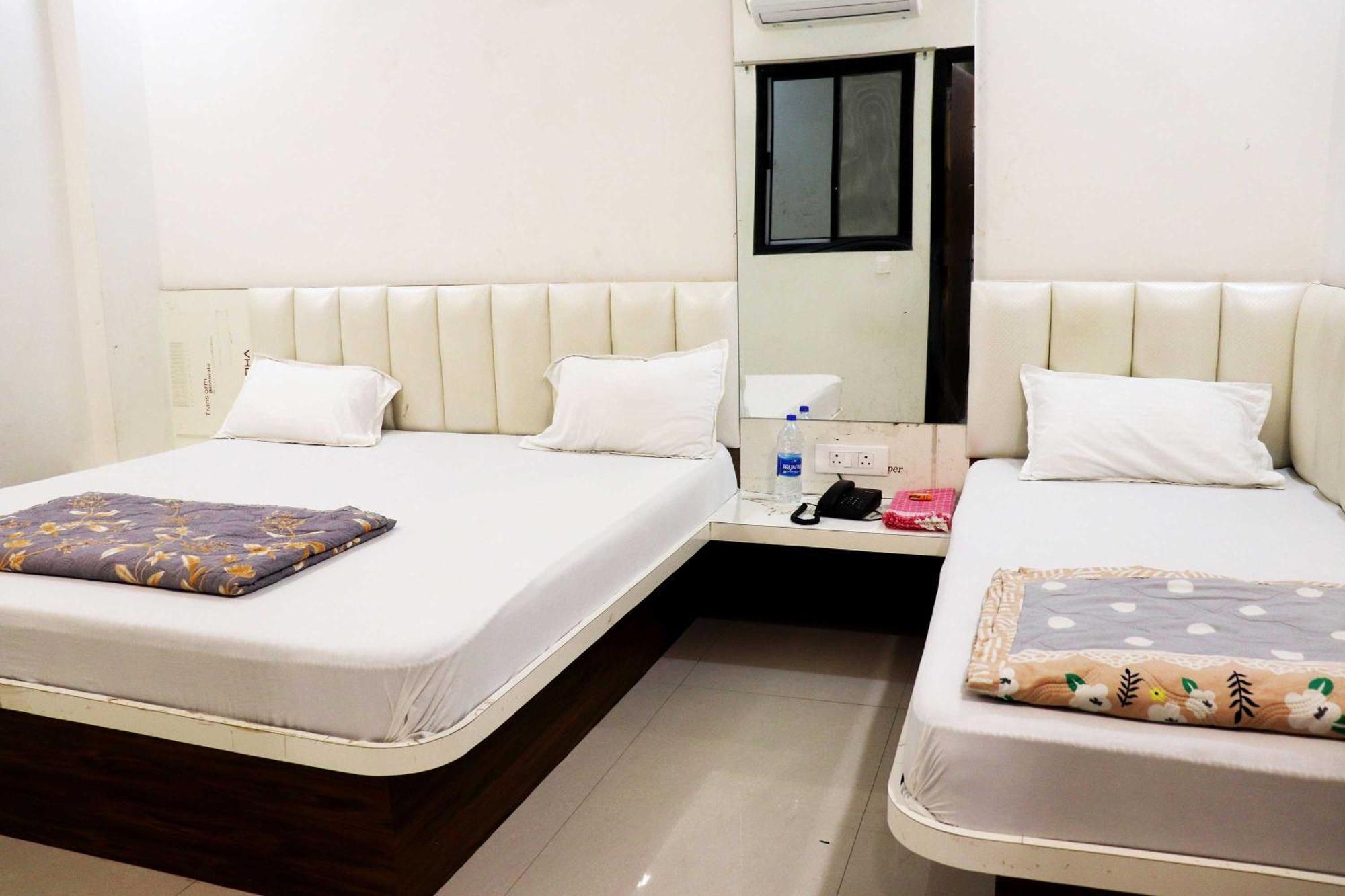 Hotel Gayatri Palace Godarpura Екстер'єр фото