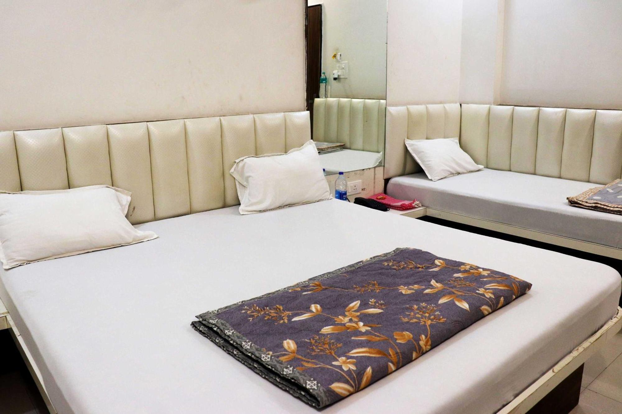 Hotel Gayatri Palace Godarpura Екстер'єр фото