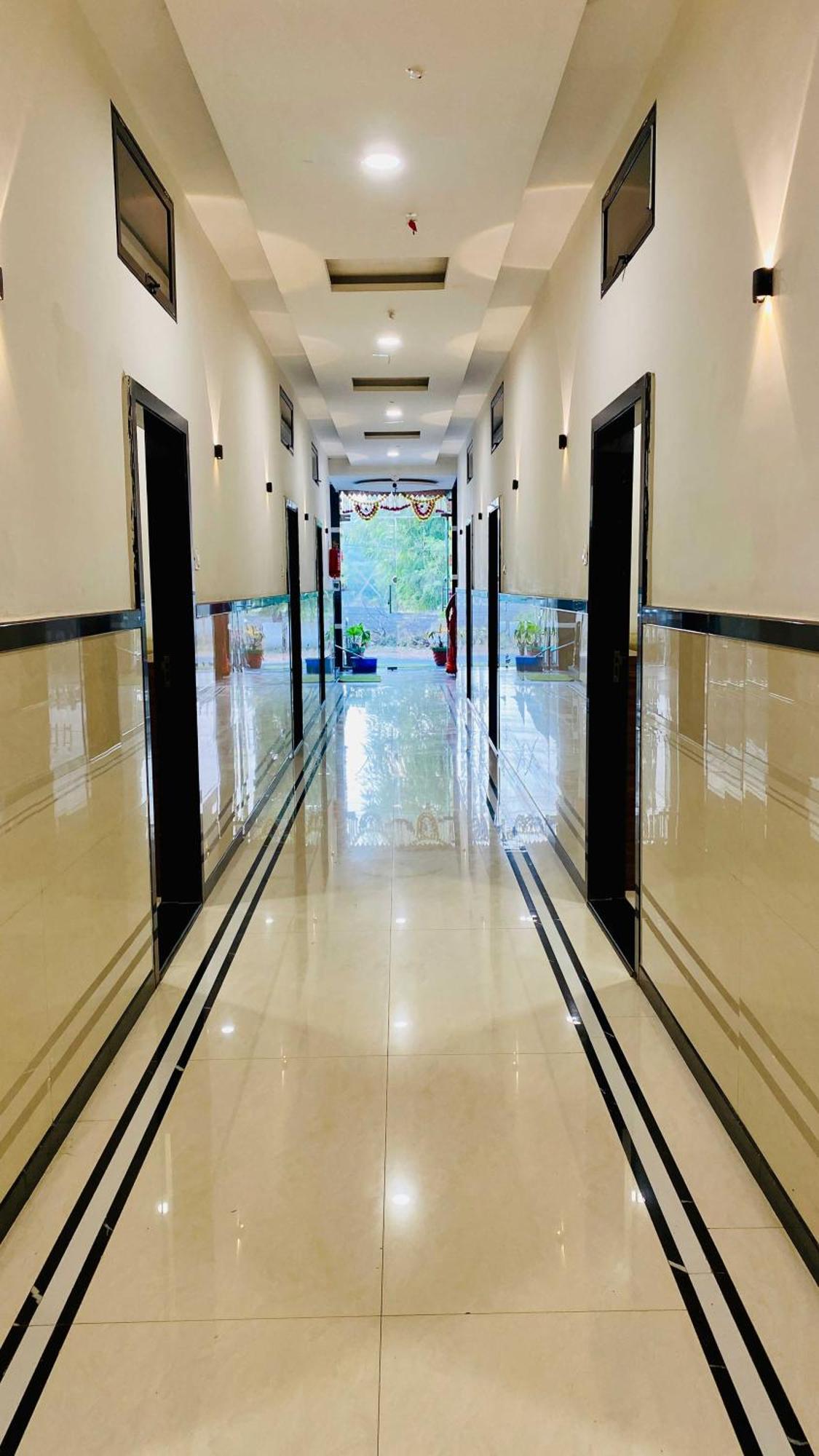 Hotel Gayatri Palace Godarpura Екстер'єр фото